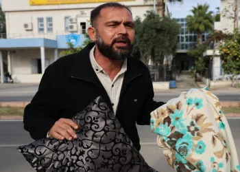 Muhtardan yastıklı, yorganlı PTT eylemi