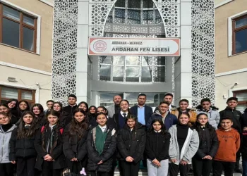 Çıldır sekizinci sınıf öğrencilerinden liselerine ziyaret