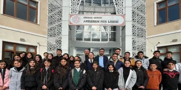 Çıldır sekizinci sınıf öğrencilerinden liselerine ziyaret
