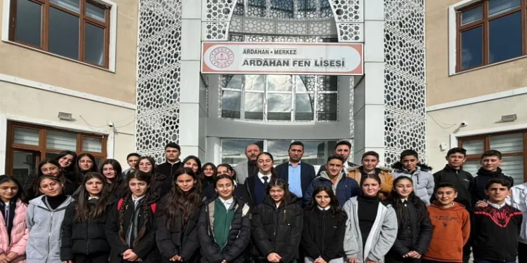 Çıldır sekizinci sınıf öğrencilerinden liselerine ziyaret