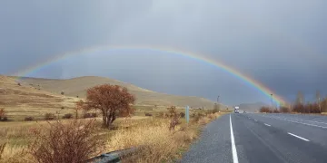 Tatvan’da “Gökkuşağı” güzelliği