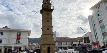 Tarihi saat kulesinde duran zaman artık yeniden akıyor