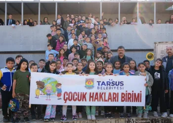 Tarsus’ta çocuklar haklarını eğlenerek öğrendi