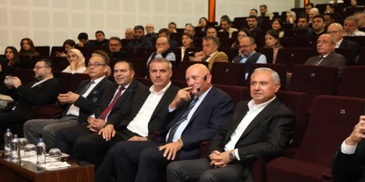 “Global İş Dünyasında Başarının Yolu” semineri gerçekleşti