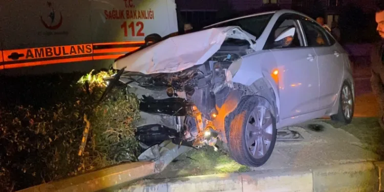 Bursa’da 2 otomobil çarpıştı: 4 yaralı