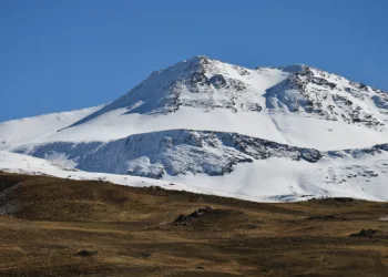 Dağlar beyaza büründü