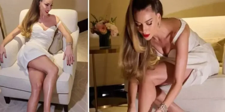 Sinem Kobal geceye damga vurdu