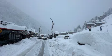 Kar kalınlığı 1 metreye yaklaştı