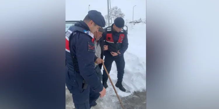 Diyaliz hastasının imdadına jandarma yetişti
