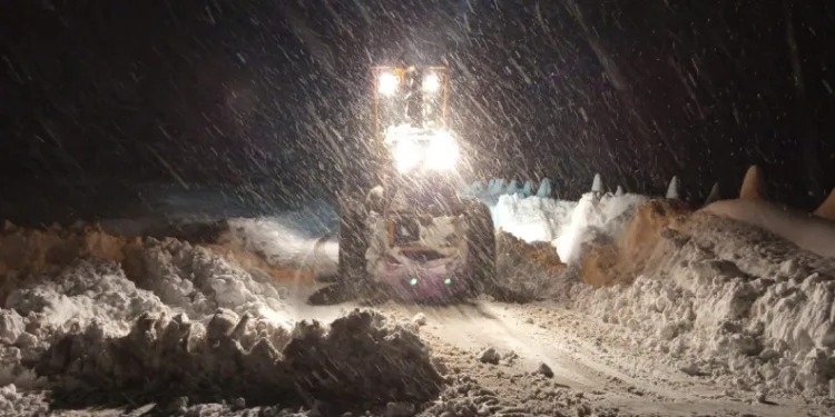 Yollar ulaşıma açık
