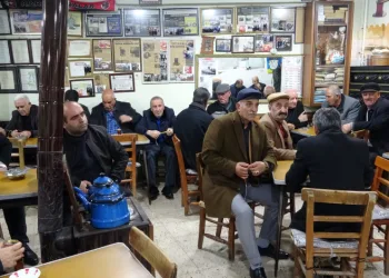 82 yıllık çay evinde nostalji
