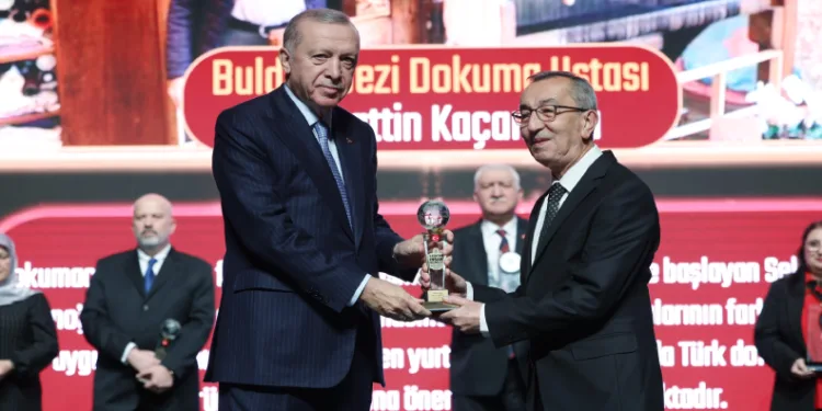 ‘Yaşayan İnsan Hazinesi’ ödülü