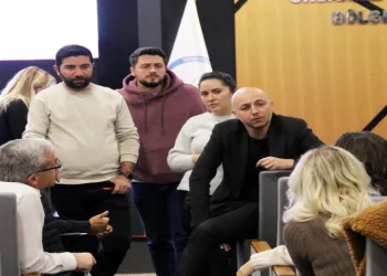 Kişisel imaj ve profesyonel duruş eğitimi
