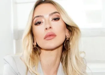 Hadise adından söz ettirdi