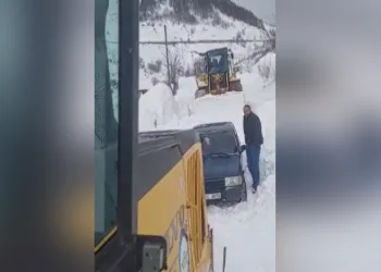Yolda mahsur kalan vatandaş
