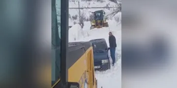 Yolda mahsur kalan vatandaş