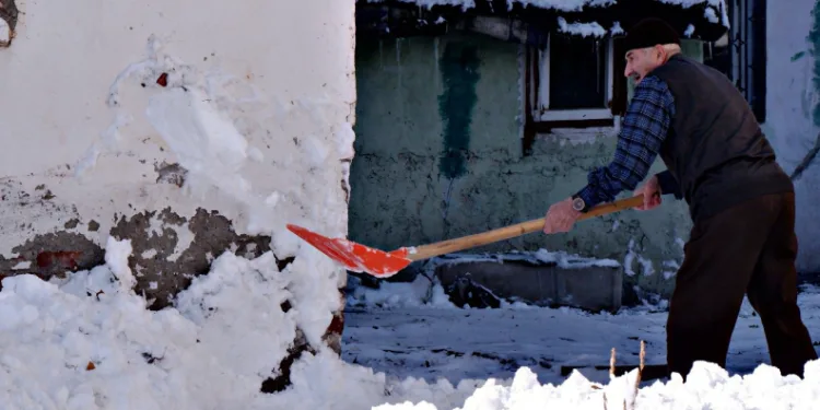 Erzurum’da termometreler -18’i gösterdi