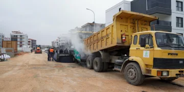Tepebaşı’nda üstyapı çalışmaları sürüyor