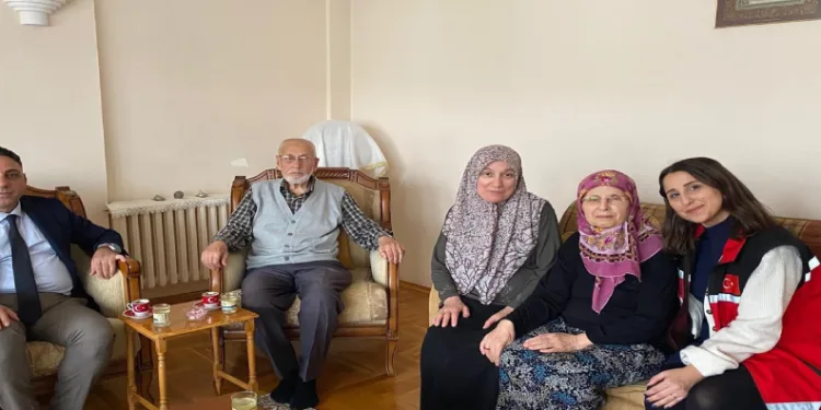 Yaşlı vatandaşlara ziyaret