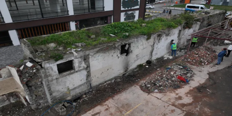 Tarihi surlarda restorasyon çalışmaları başladı