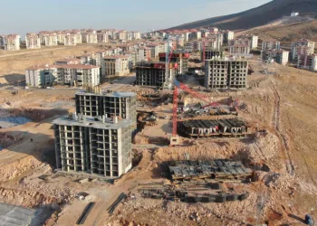 Konutların yapımı hızla devam ediyor