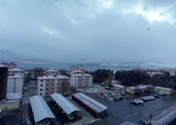 Diyarbakır’da mevsimin ilk karı yağdı