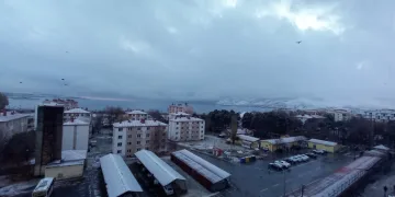 Diyarbakır’da mevsimin ilk karı yağdı