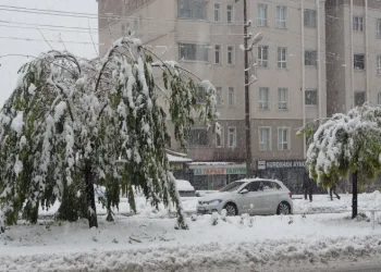 84 köy yolu ulaşıma kapandı