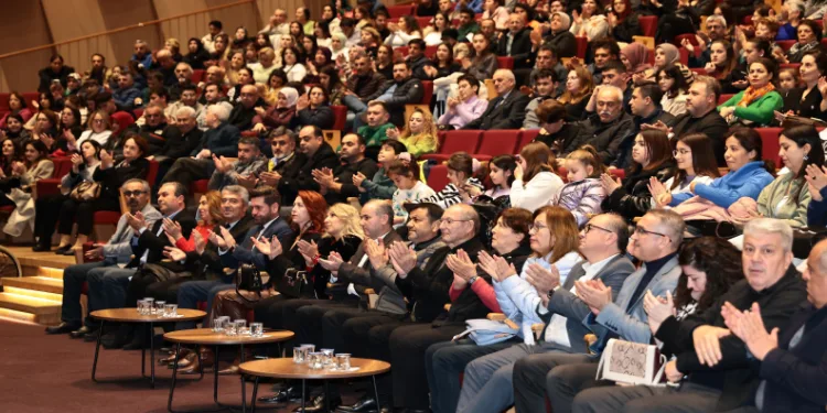 Öğretmenlere özel konser ve defile