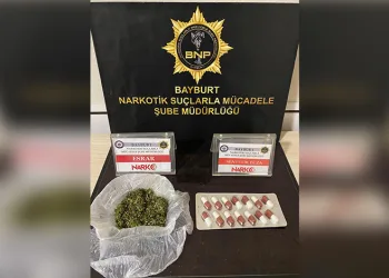Bayburt’ta şüpheli hareketler sergileyen 2 şahısın üzerinden uyuşturucu madde çıktı
