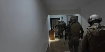 3 farklı evden ziynet eşyası çaldı: Polis kamera kayıtlarından yakaladı