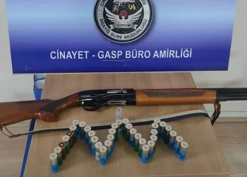 Jandarmadan eş zamanlı uyuşturucu operasyonu: 3 gözaltı
