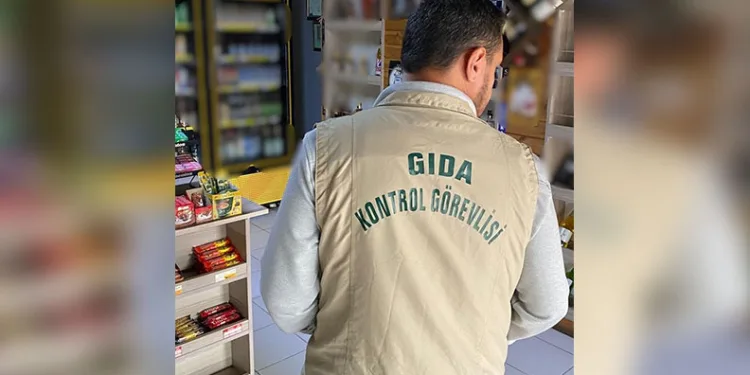 Mersin’de kaçak makaron ve sahte içki ele geçirildi