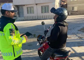 Kayıp şahıs jandarma ve polis ekipleri tarafından su altında aranıyor