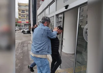 Sokak ortasında pompalı tüfekle rastgele ateş ettiler