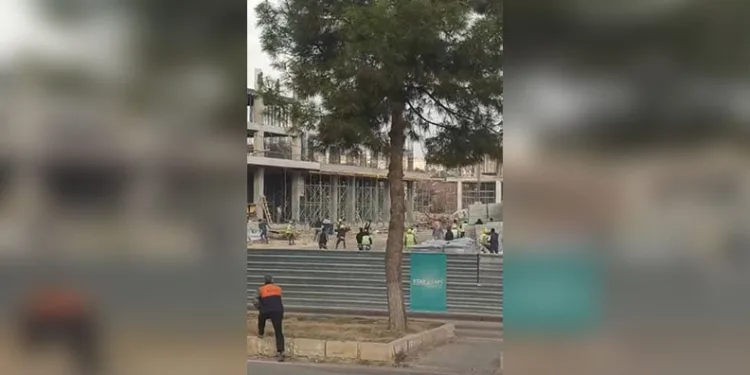 İnşaat işçileri taşlarla birbirilerine saldırdı