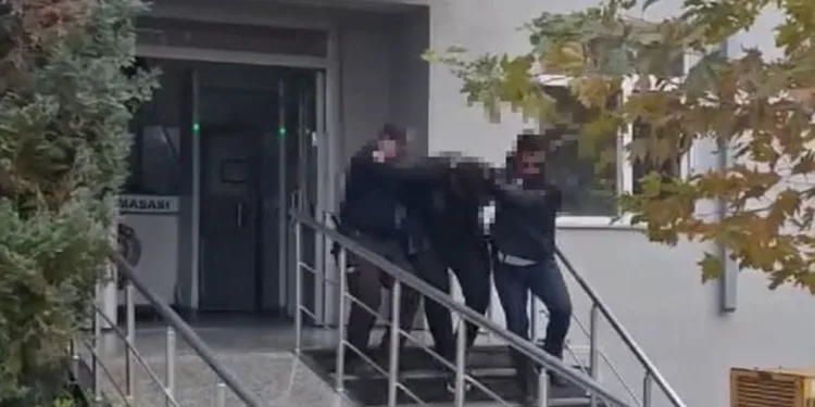 İzmir’deki yangın faciasında ölen 5 kardeşin cenazeleri adli tıpta