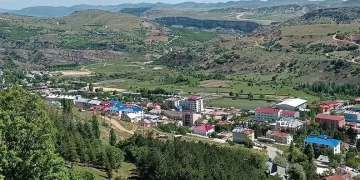Ormanlık alanda yıldırım düşmesi sonucu çıkan yangın söndürüldü