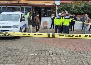 Alkollü sürücü 4 araca çarparak durabildi, ortalık savaş alanına döndü