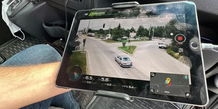 Alevlere teslim olan minibüs küle döndü