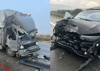 Yağmurla gelen kazalar: Düğün konvoyundaki otomobil bariyere çarptı, 5 kişi yaralandı