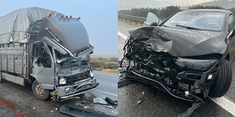 Yağmurla gelen kazalar: Düğün konvoyundaki otomobil bariyere çarptı, 5 kişi yaralandı