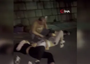 Çin’de bir araç kalabalığın arasına daldı: 20 yaralı
