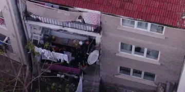 Yanan restorana unuttuğu cep telefonunu almak için geri girince hayatını kaybetti