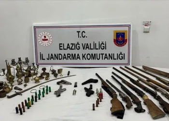 Tekirdağ’da iki araçta ruhsatsız silah ve fişek ele geçirildi