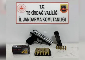 Tekirdağ’da iki araçta ruhsatsız silah ve fişek ele geçirildi