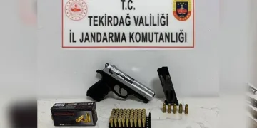 Tekirdağ’da iki araçta ruhsatsız silah ve fişek ele geçirildi