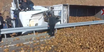 Tavşanlı’da dolmuş şoförlerinden ‘Taşlanıyoruz’ iddiası
