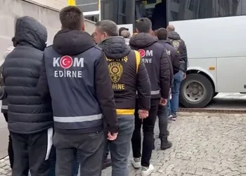 Edirne menkezli 4 ilde oto dolandırıcılığı operasyonu: 5 tutuklama