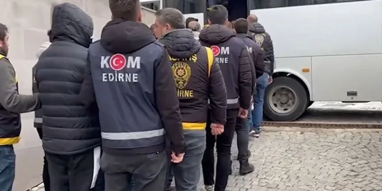 Edirne menkezli 4 ilde oto dolandırıcılığı operasyonu: 5 tutuklama